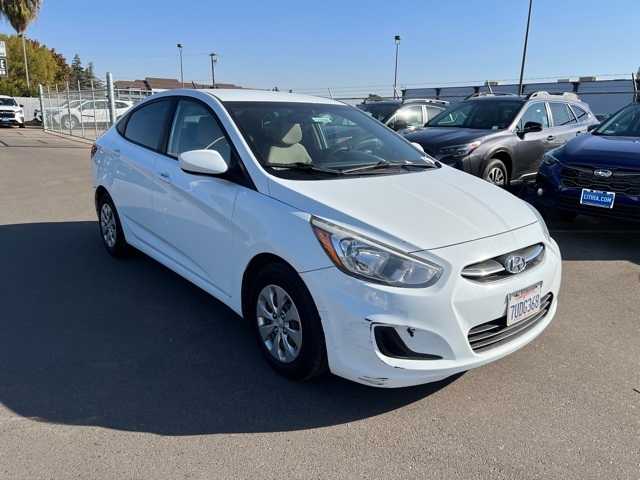 2016 Hyundai Accent SE 10