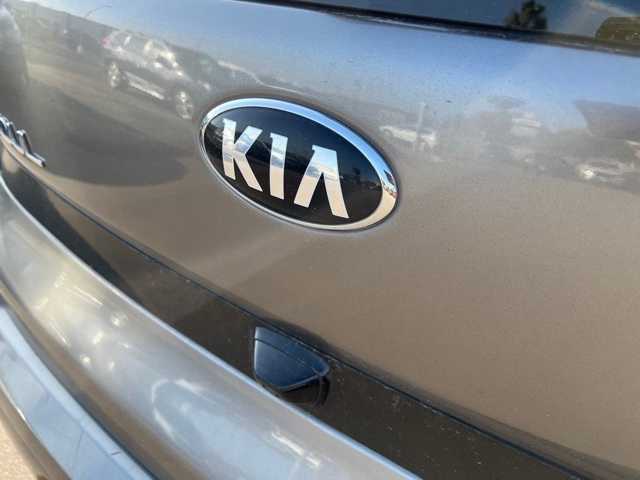 2019 Kia Soul + 6