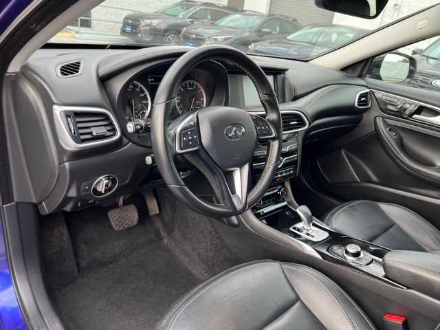 2017 INFINITI QX30 Luxury 13