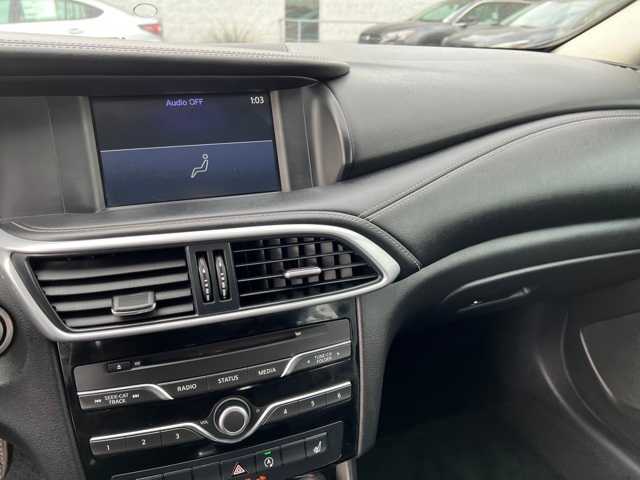 2017 INFINITI QX30 Luxury 36