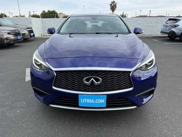 2017 INFINITI QX30 Luxury 11