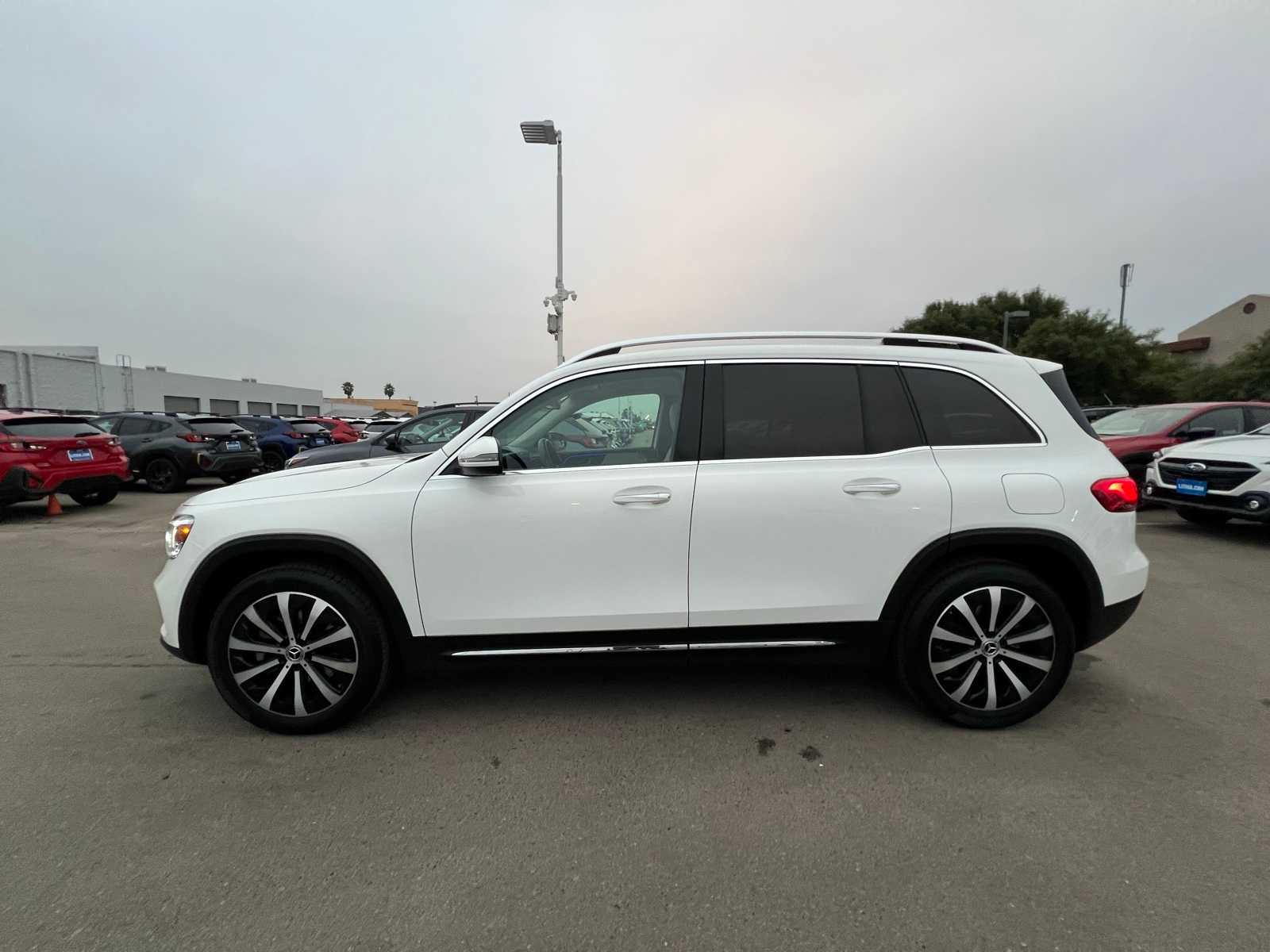 2020 Mercedes Benz GLB 250 photo 2