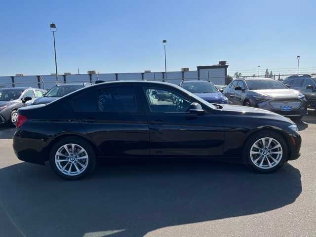 2017 BMW 3 Series 320i xDrive 10