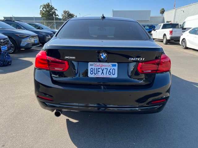 2017 BMW 3 Series 320i xDrive 4