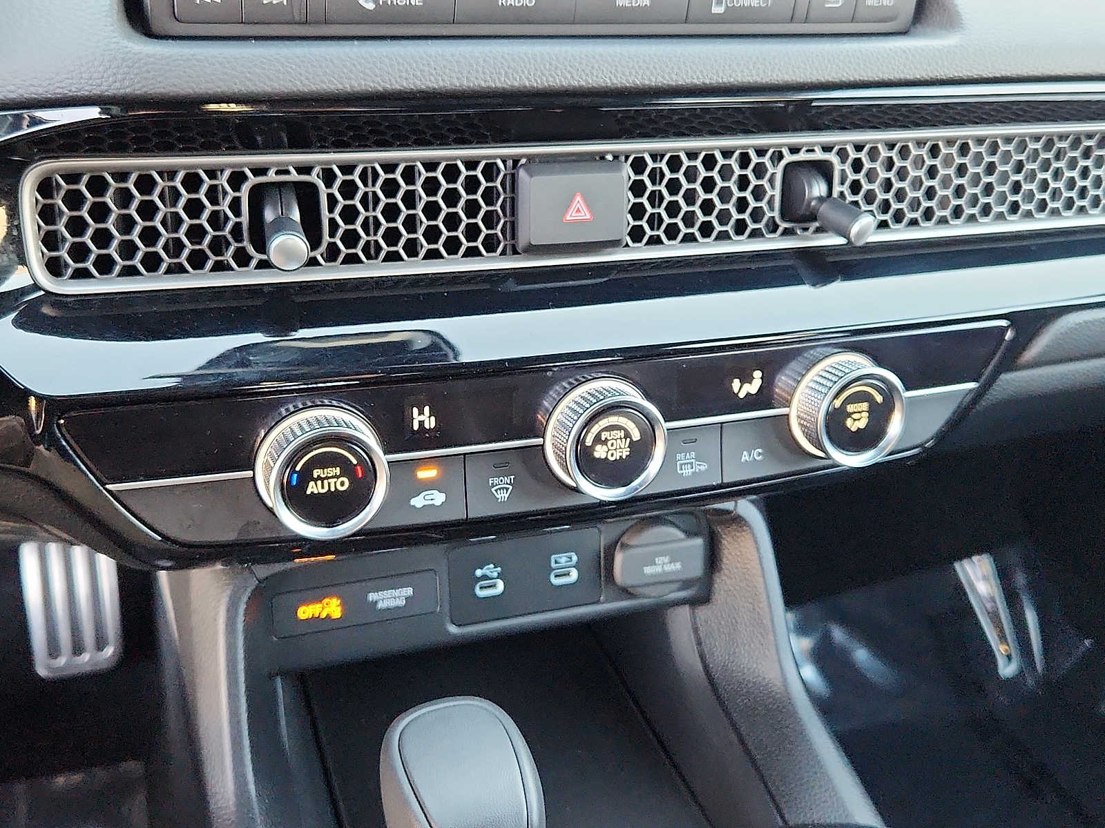 2025 Honda Civic Hatchback Sport - Photo 17