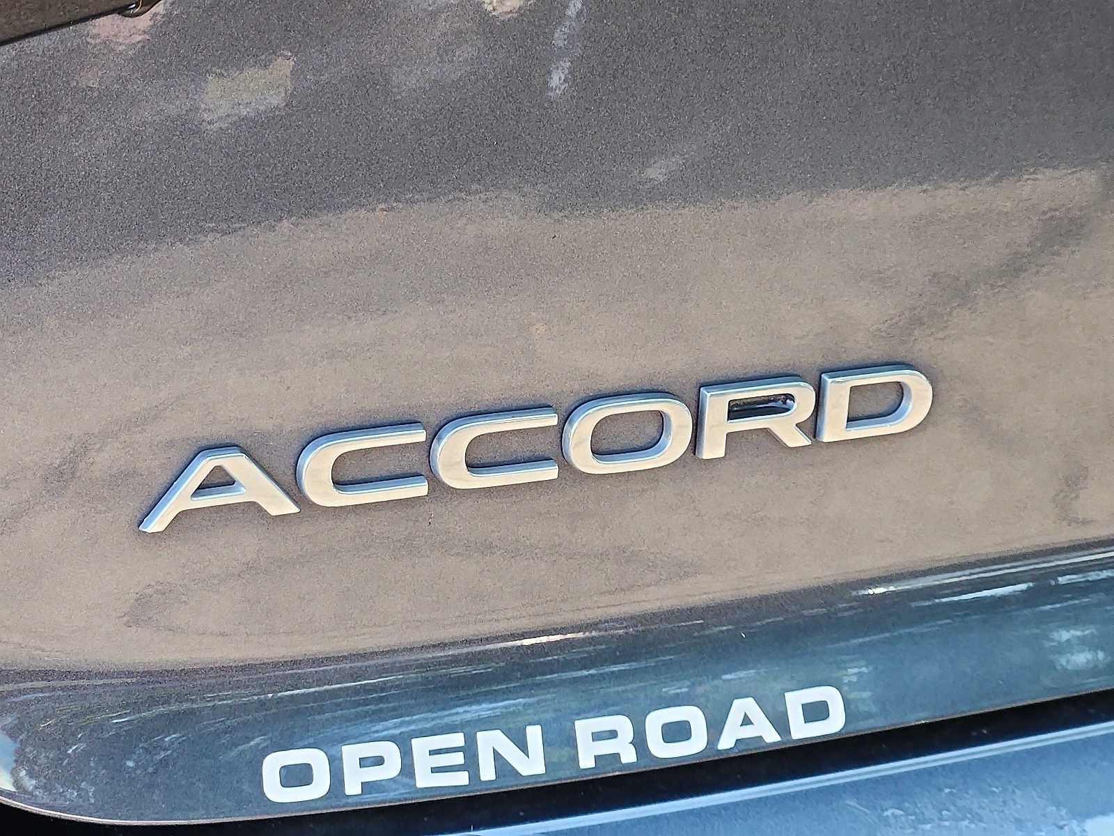 2024 Honda Accord Hybrid EX-L - Photo 2