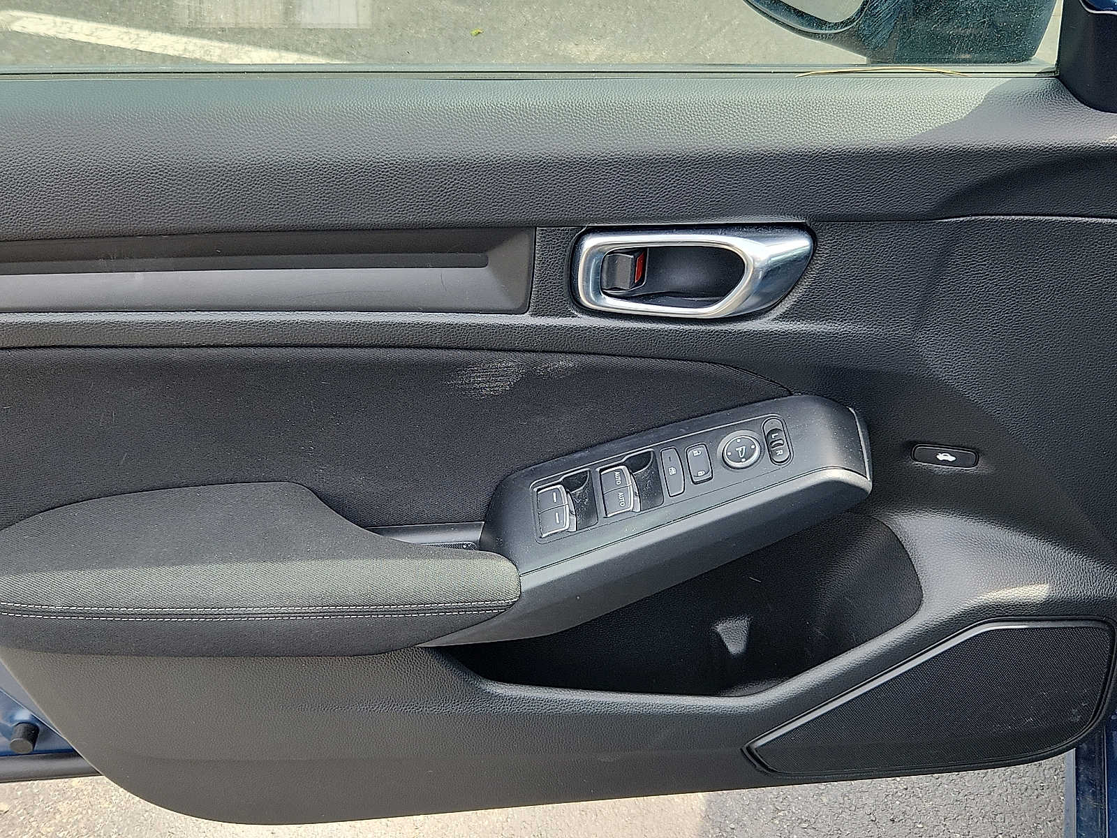 2025 Honda Civic LX - Photo 12