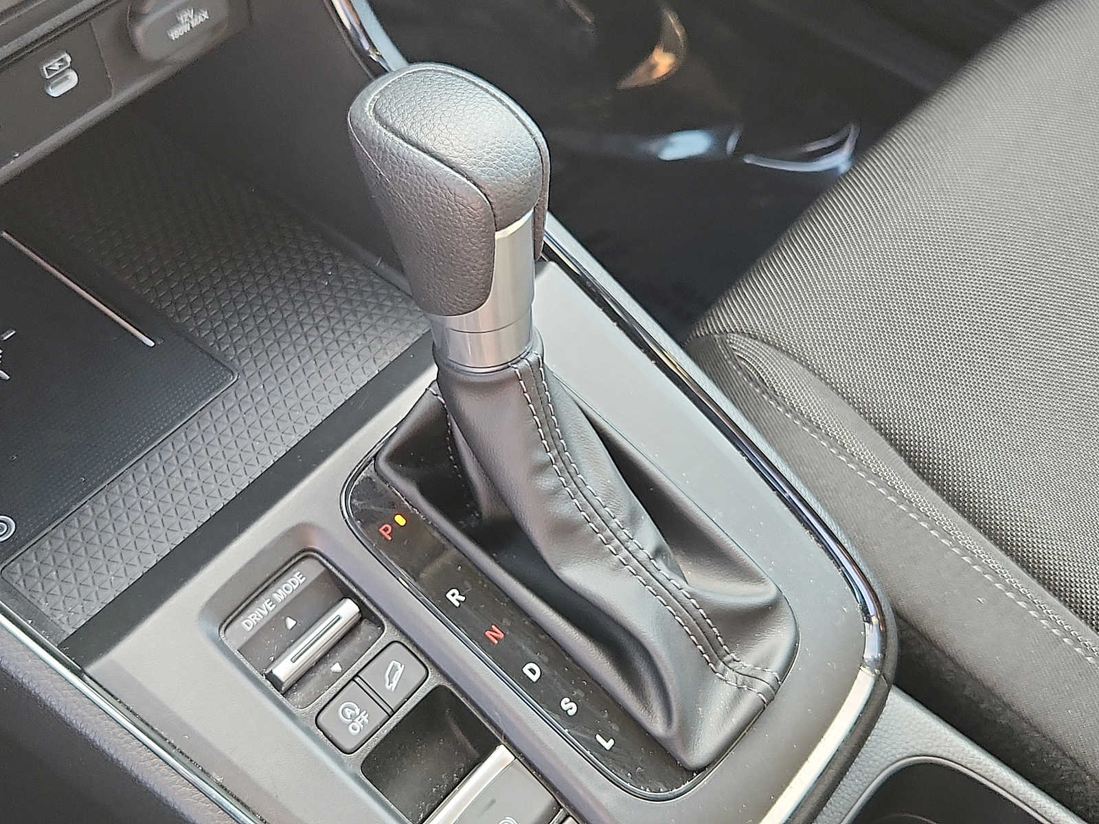 2026 Honda CR-V LX - Photo 14