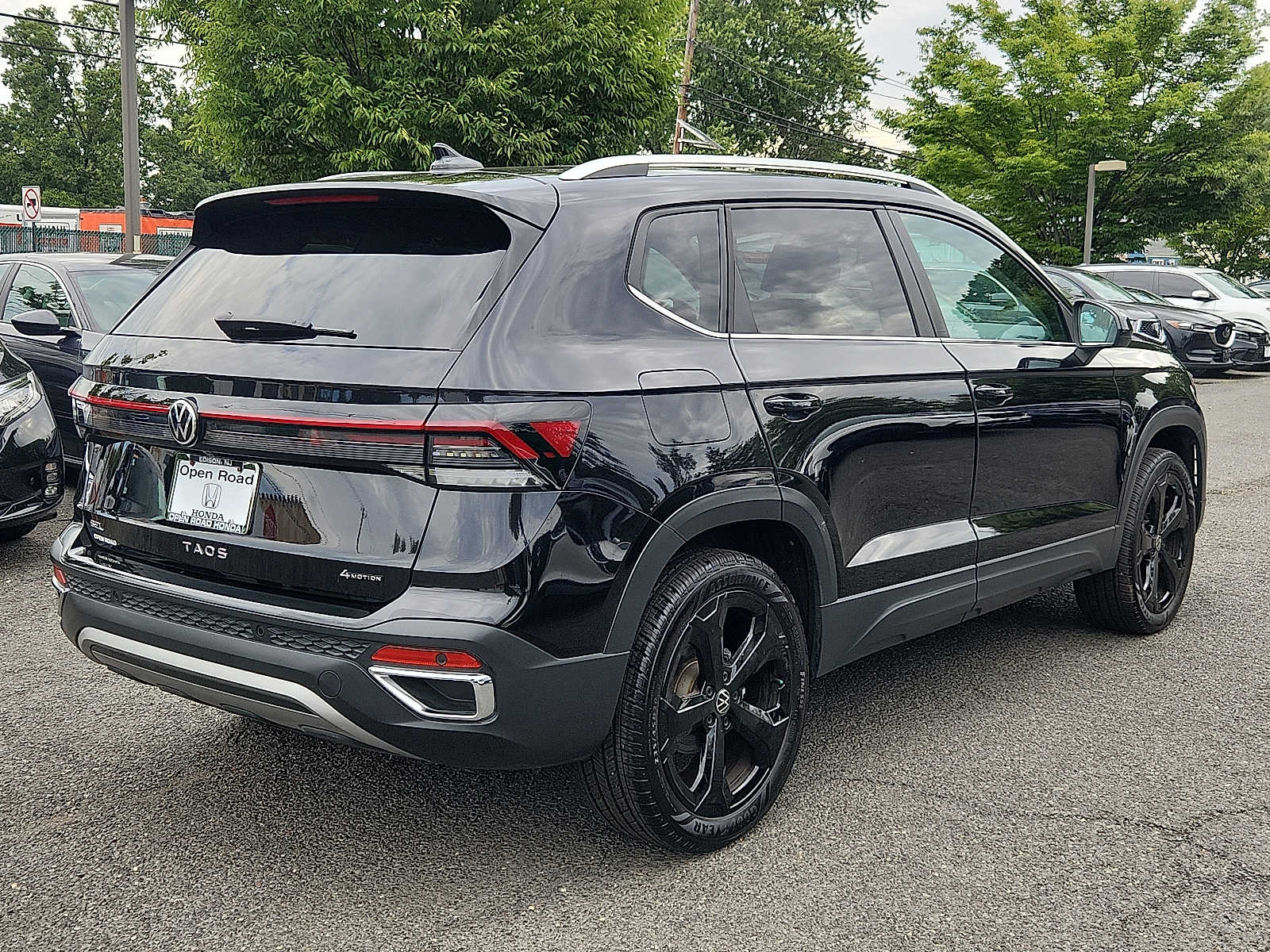 Used 2025 Volkswagen Taos SUV