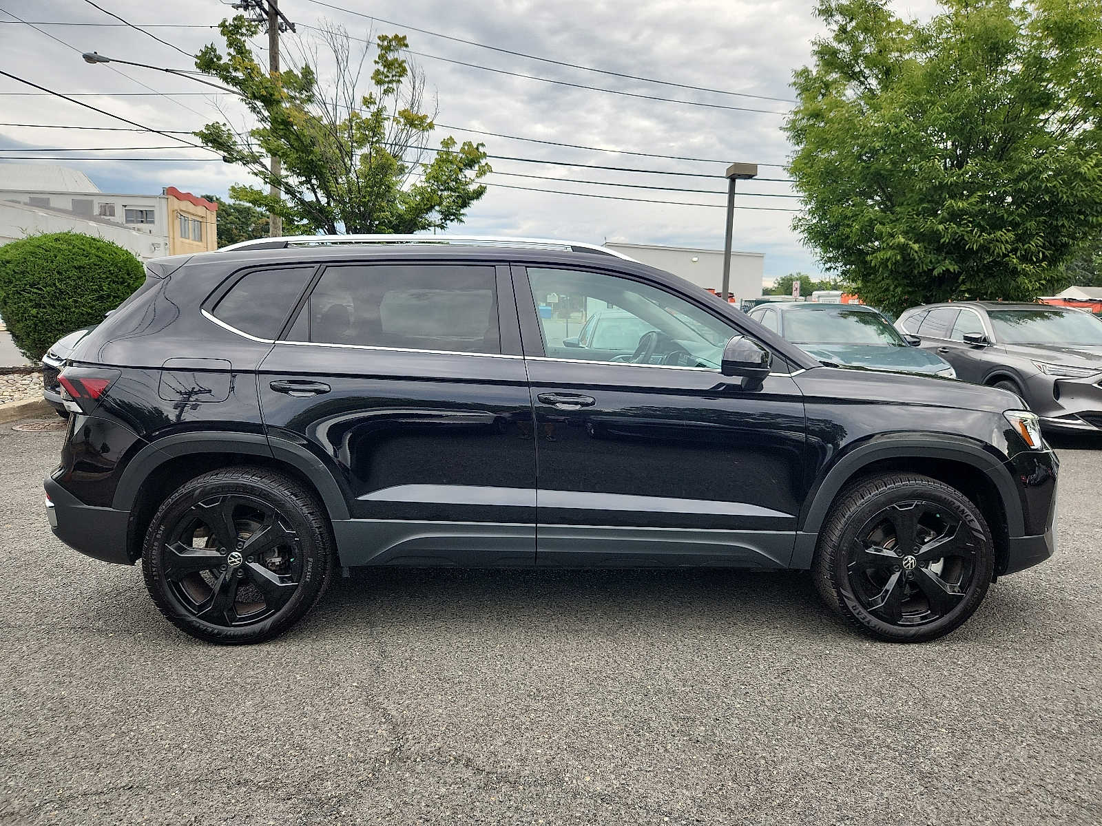 Used 2025 Volkswagen Taos SUV