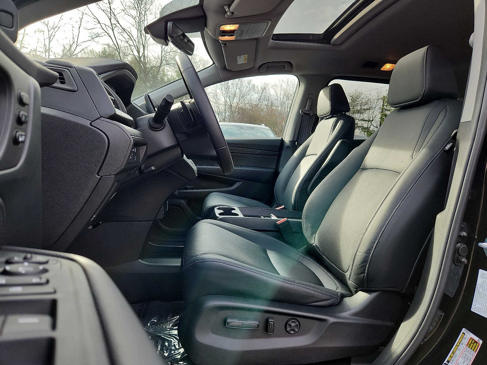 2024 Honda Odyssey EX-L - Photo 13