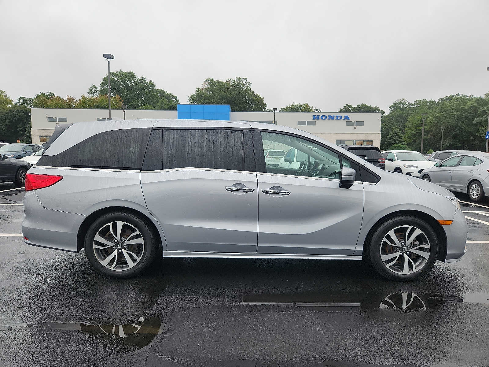 Used 2024 Honda Odyssey Van