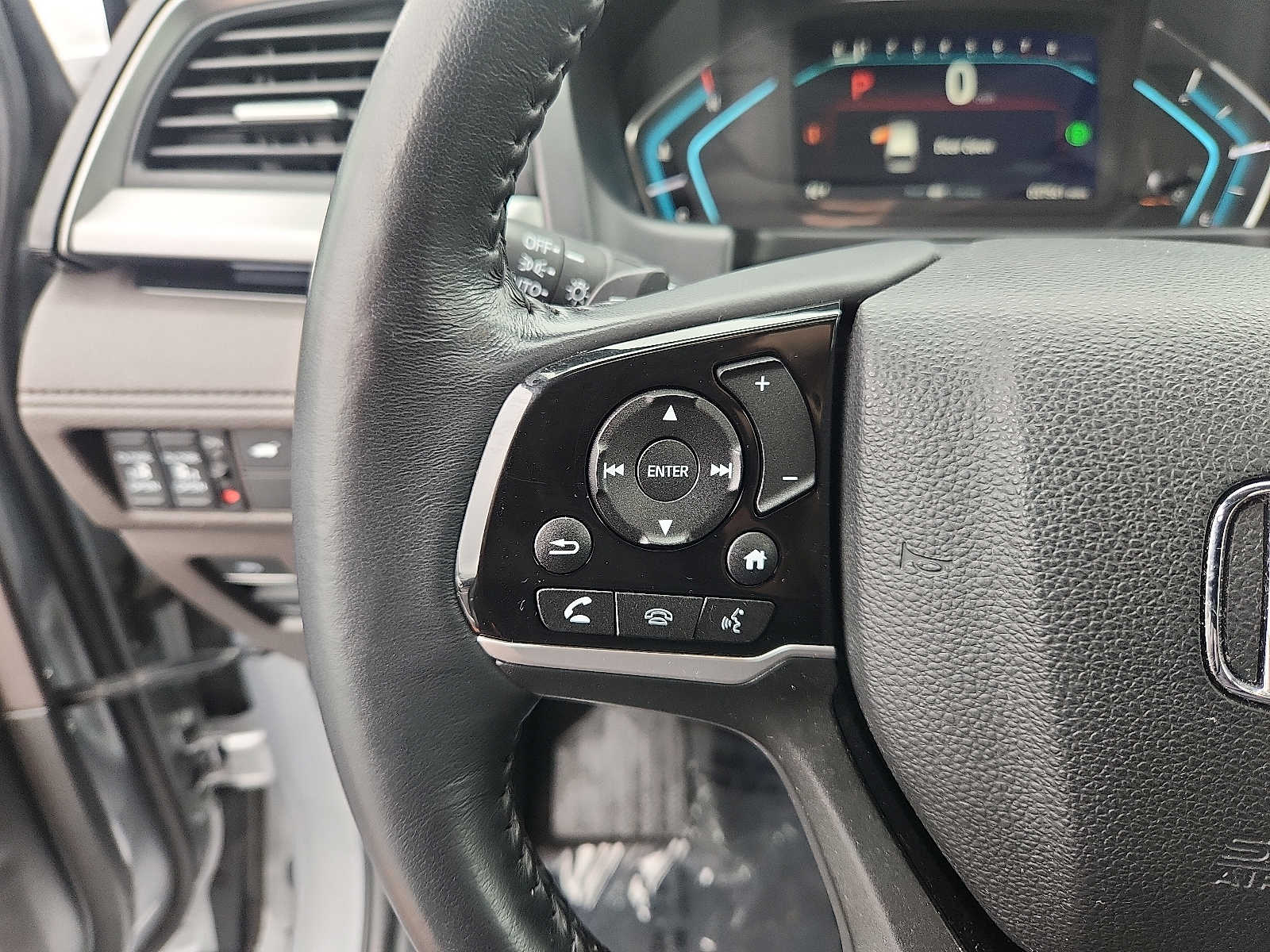 Used 2024 Honda Odyssey Van