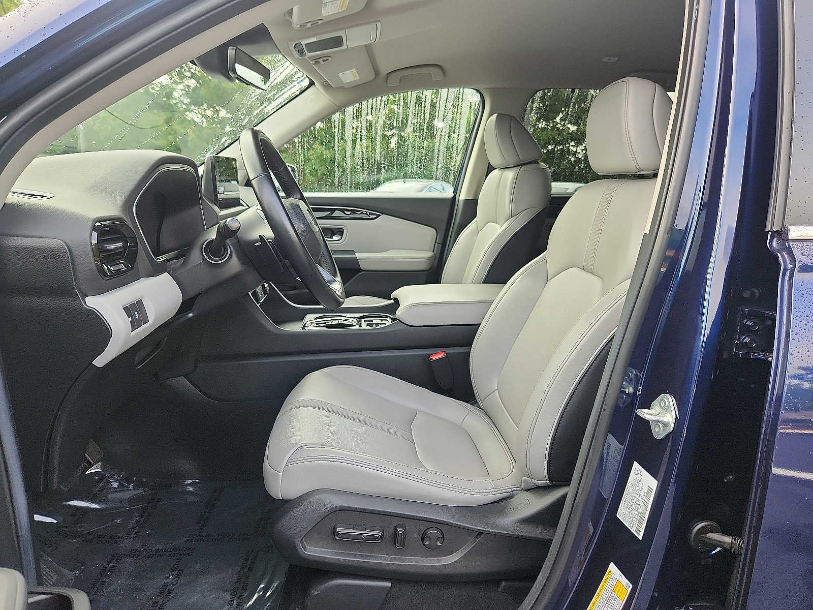 Used 2025 Honda Pilot SUV