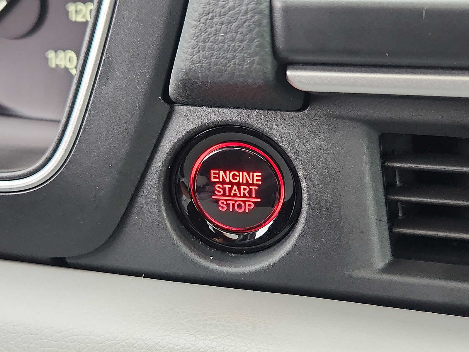 2025 Honda Pilot Touring - Photo 23