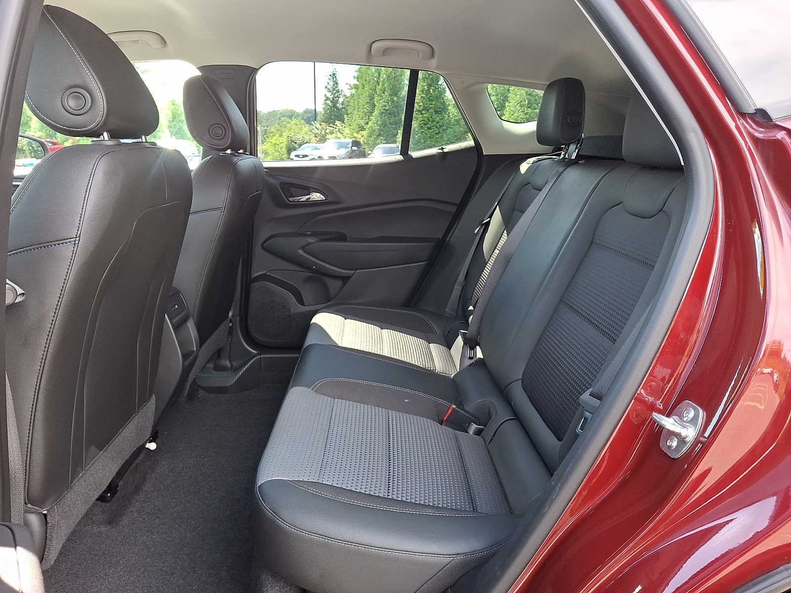 Used 2025 Chevrolet Trax SUV