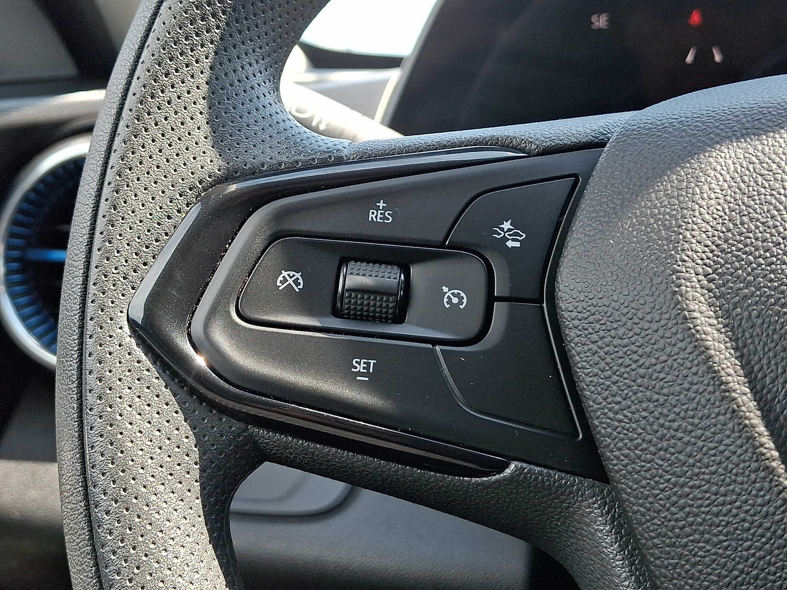 Used 2025 Chevrolet Trax SUV