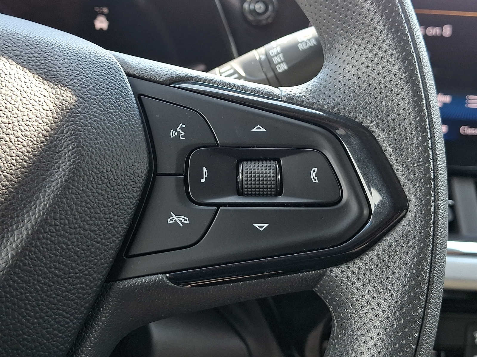 Used 2025 Chevrolet Trax SUV