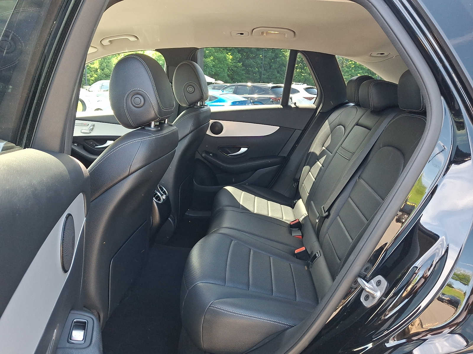 2022 Mercedes-Benz GLC GLC300 - Photo 10