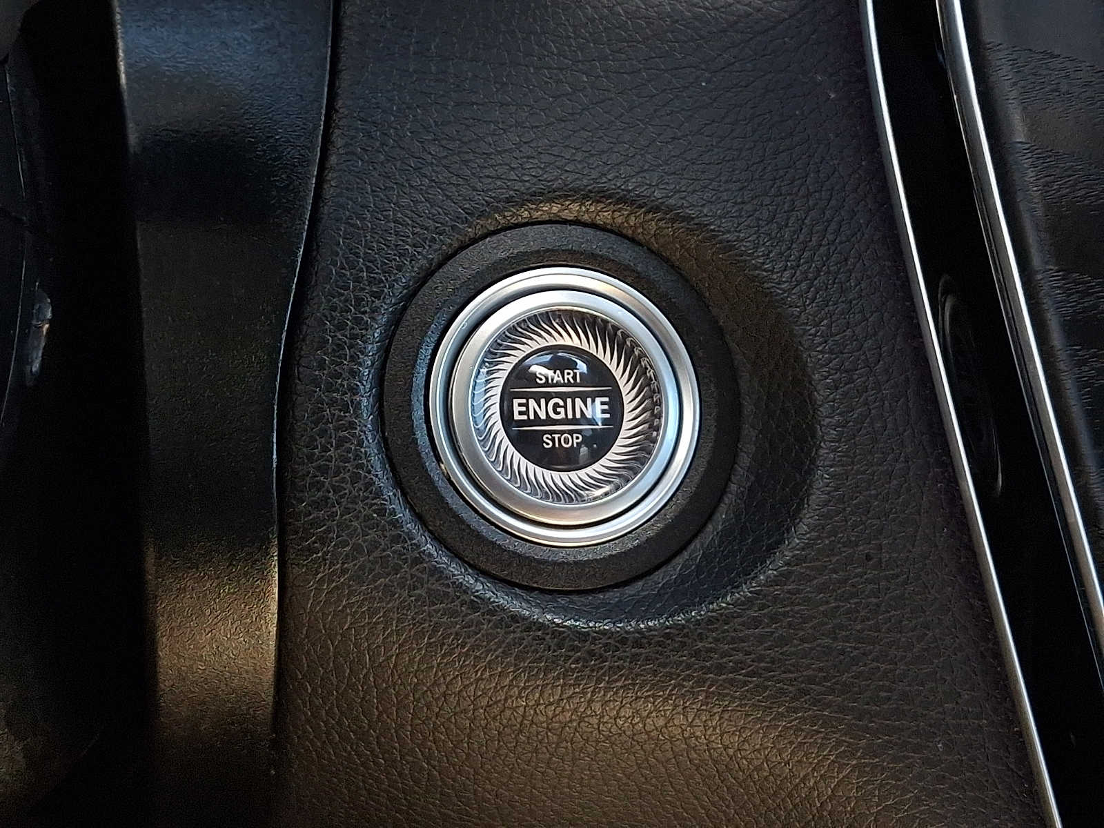 2022 Mercedes-Benz GLC GLC300 - Photo 26