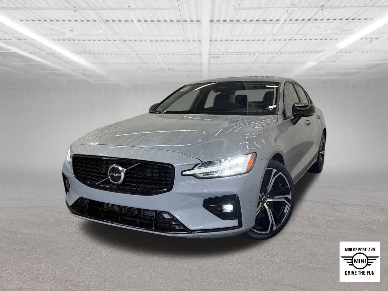 2024 Volvo S60 B5 Core Dark Theme AWD