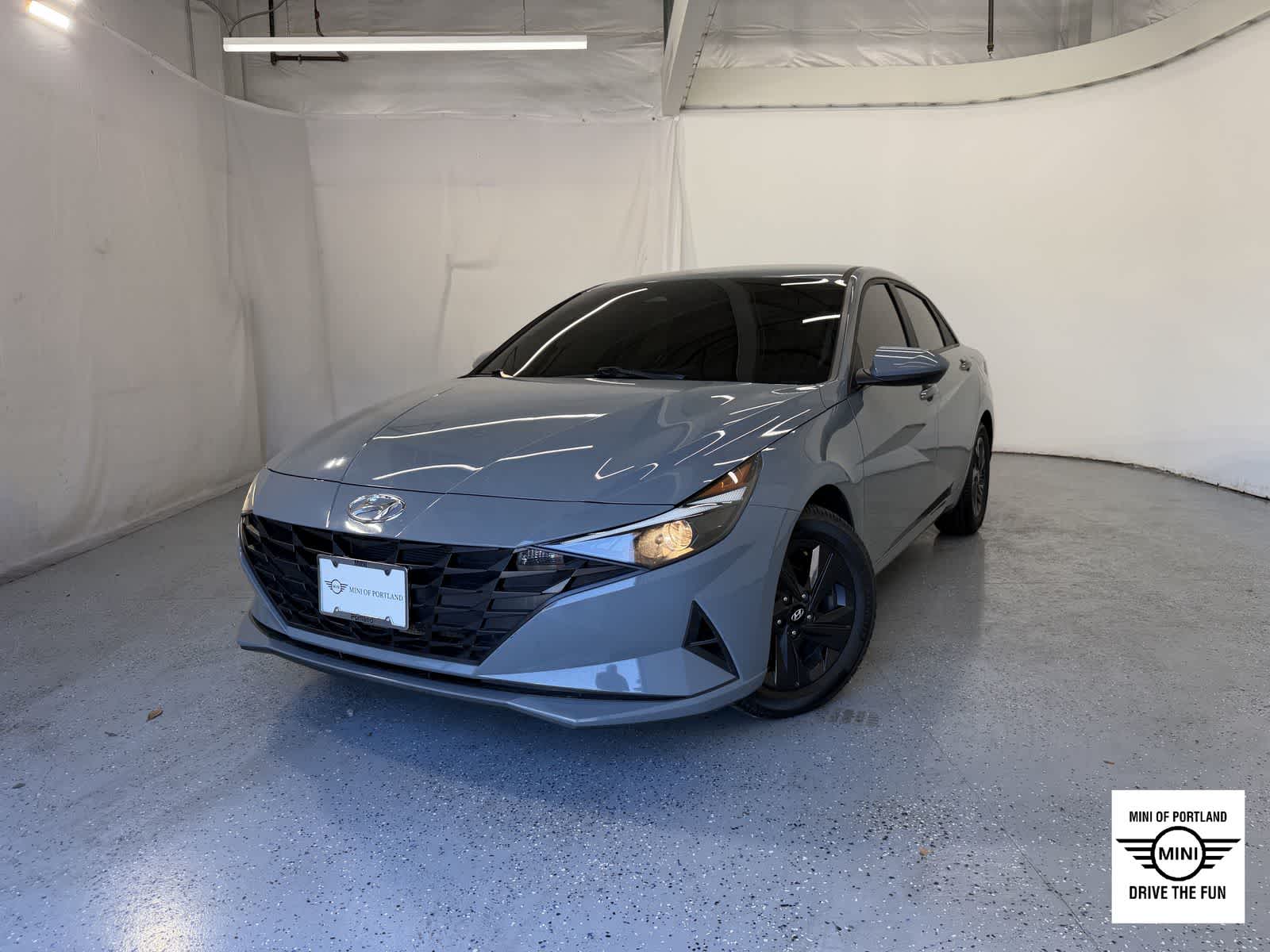 2022 Hyundai Elantra SEL FWD