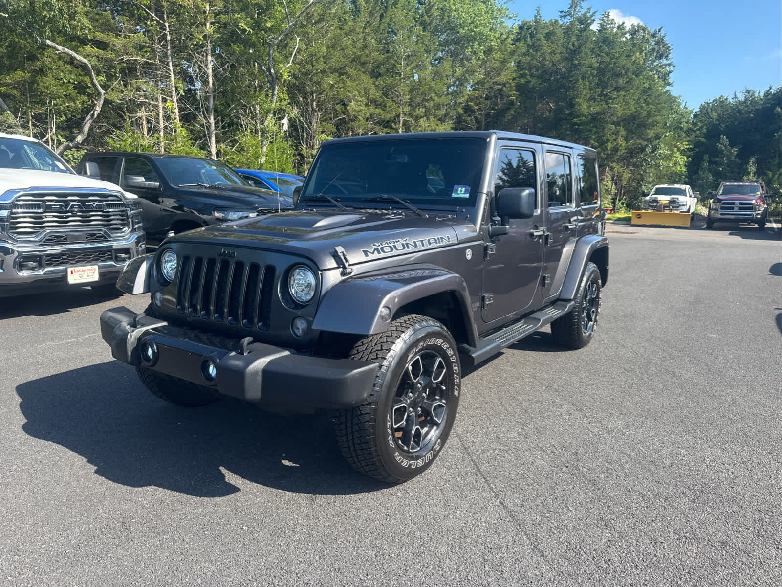 View vehicle photo 5