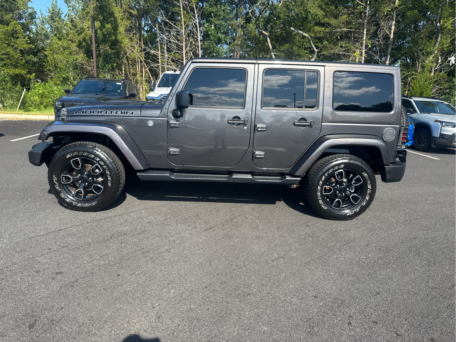 View vehicle photo 6