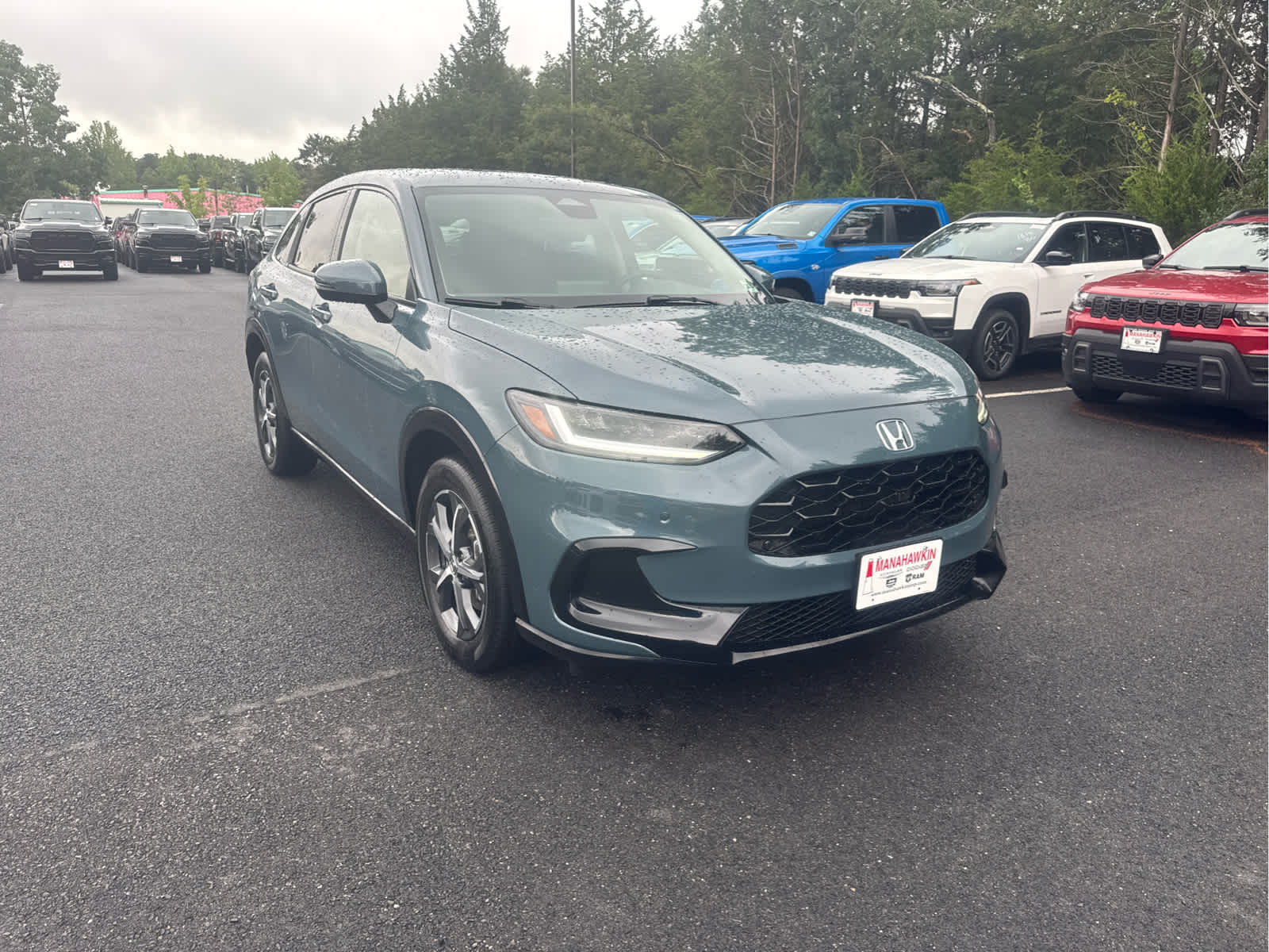 View vehicle photo 3