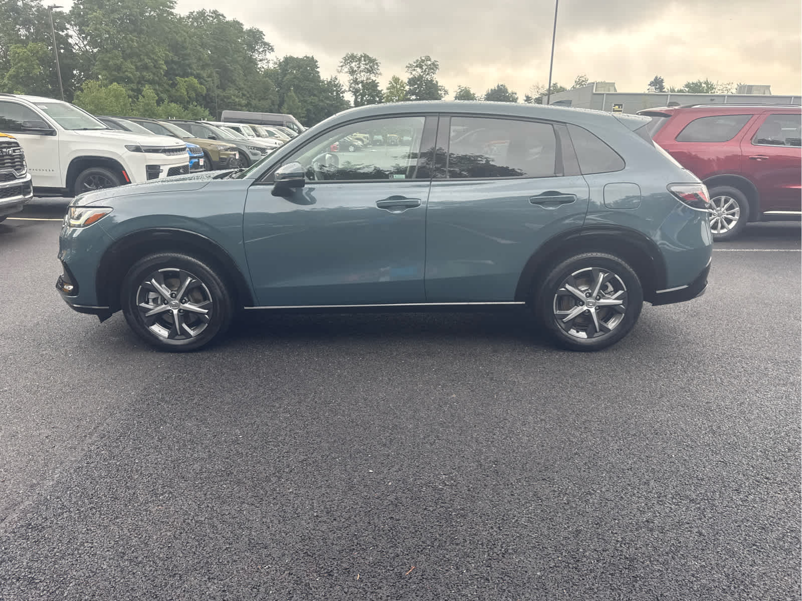 View vehicle photo 6
