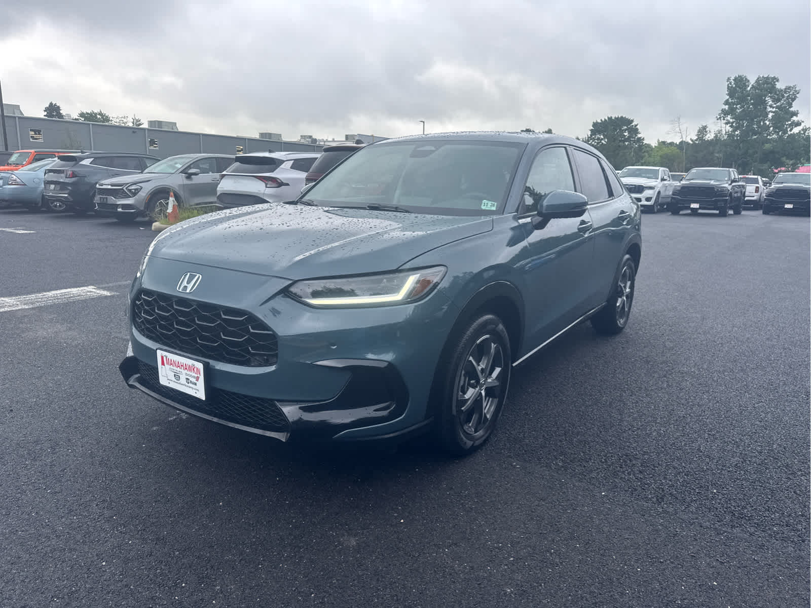 View vehicle photo 5