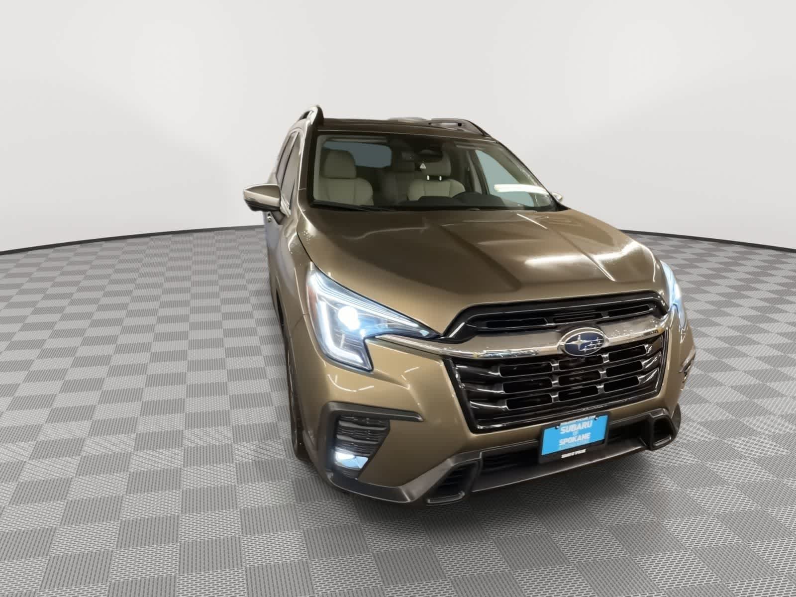 View vehicle photo 4