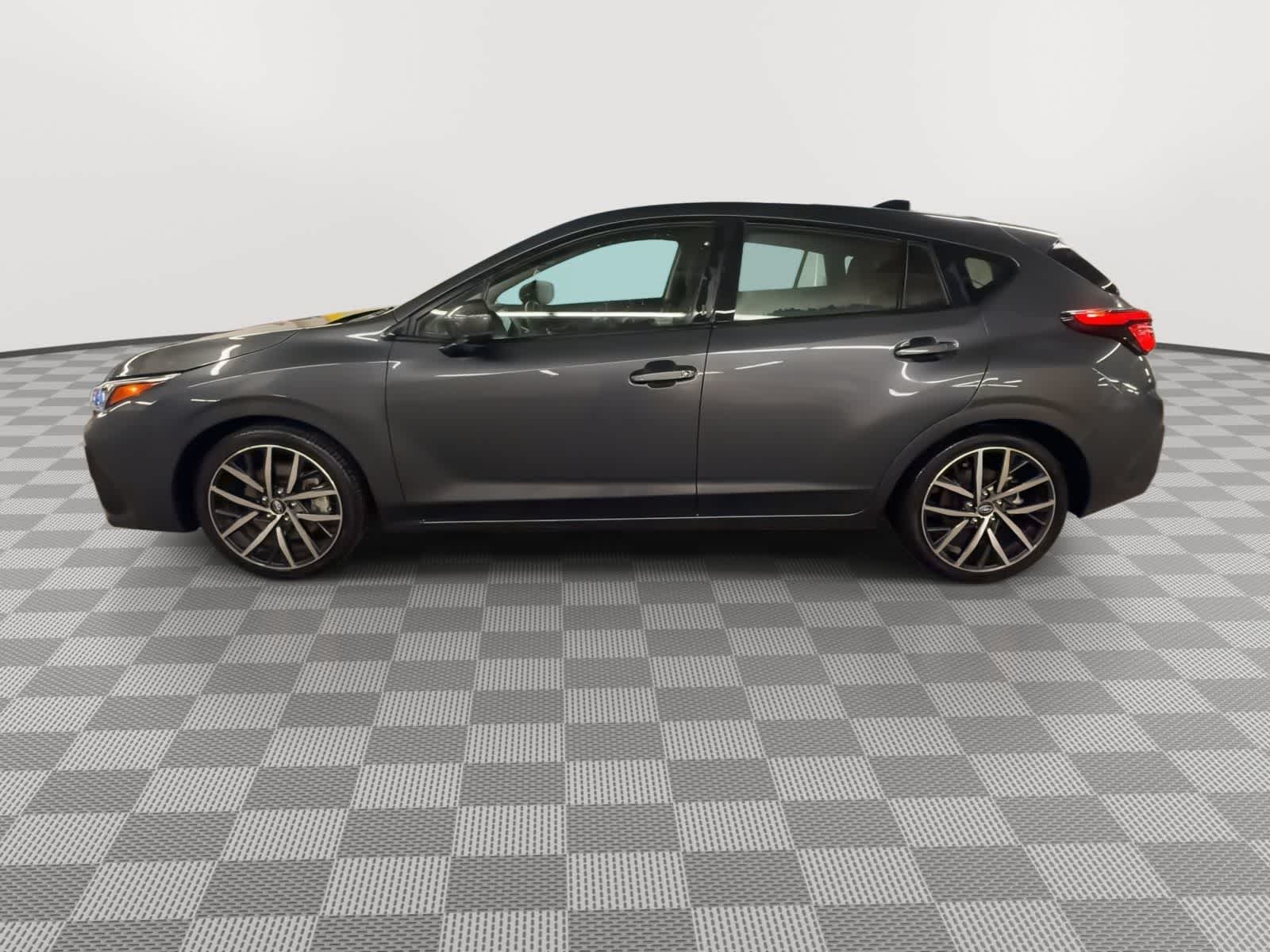 View vehicle photo 6