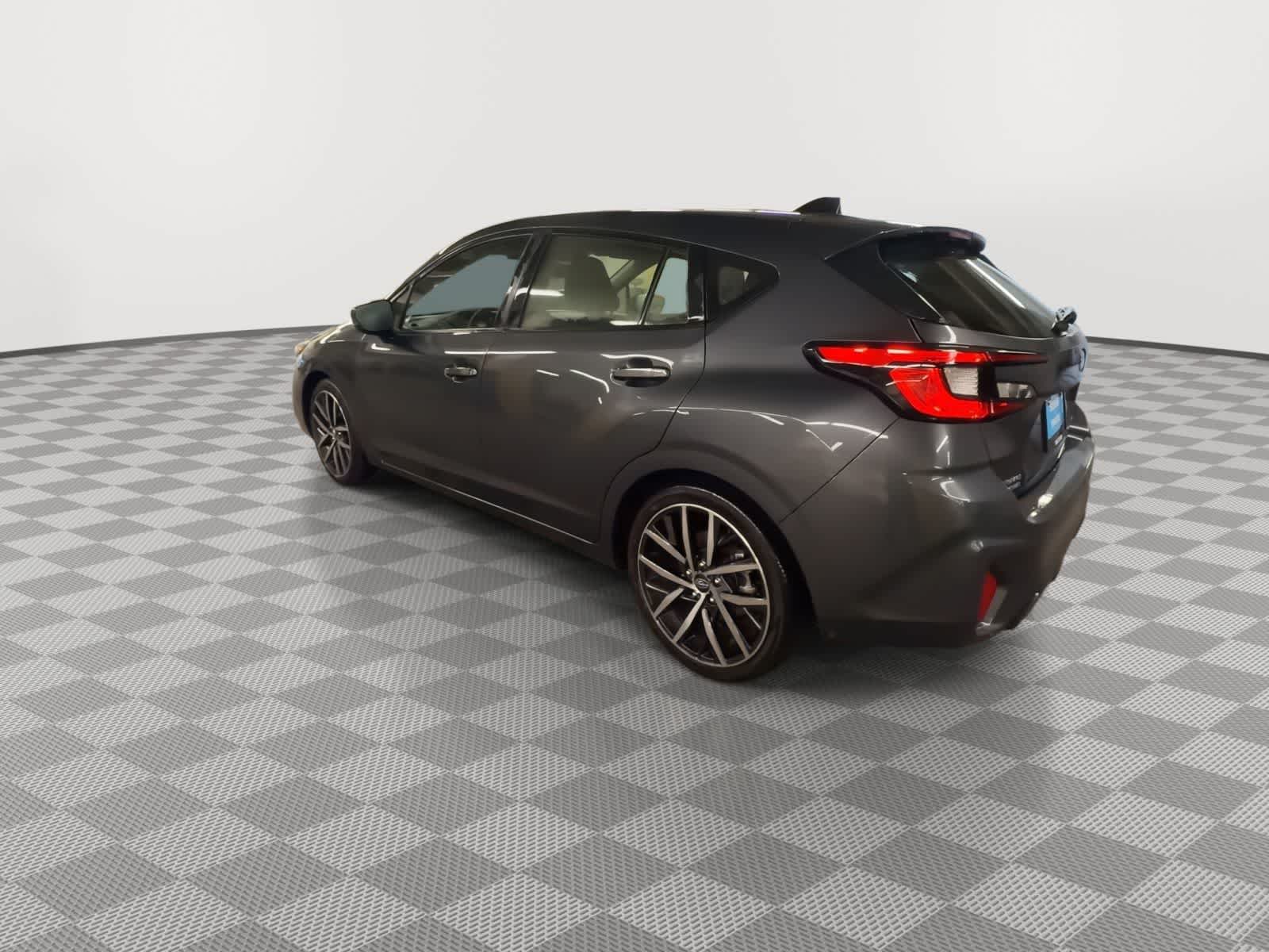 View vehicle photo 7