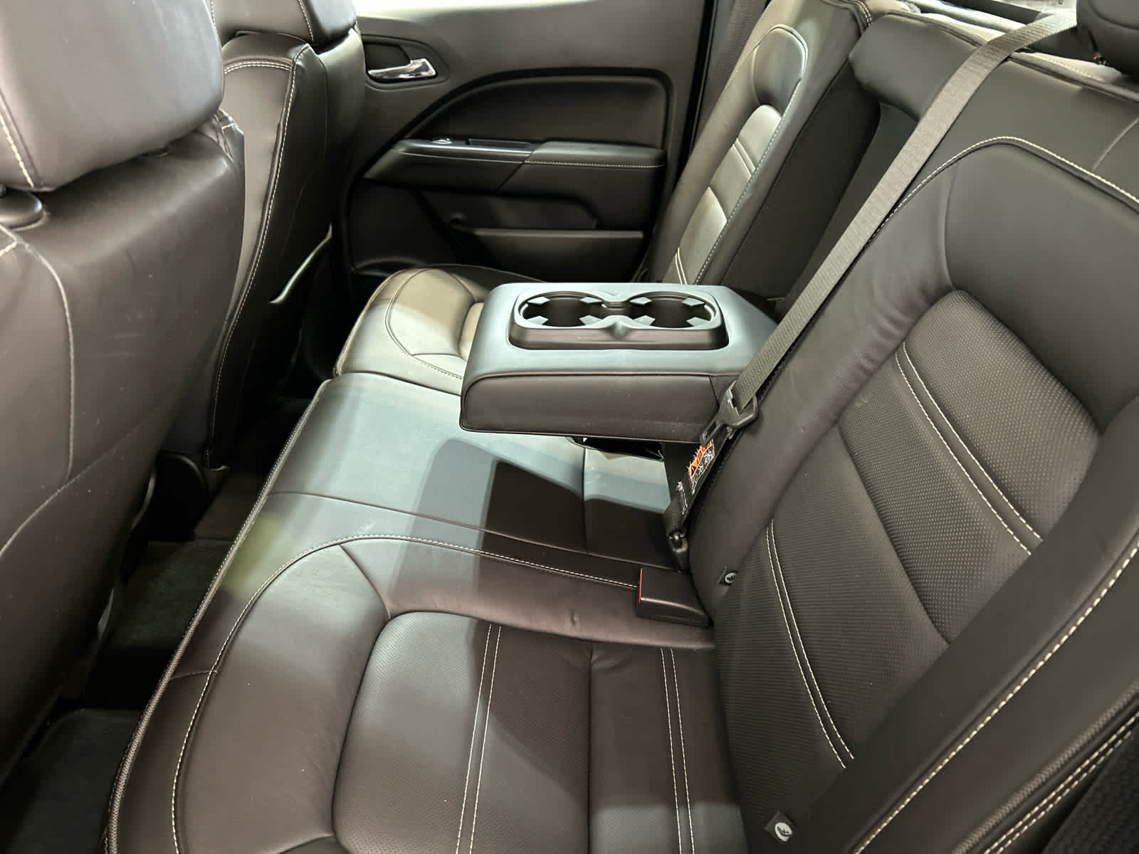 View vehicle photo 5