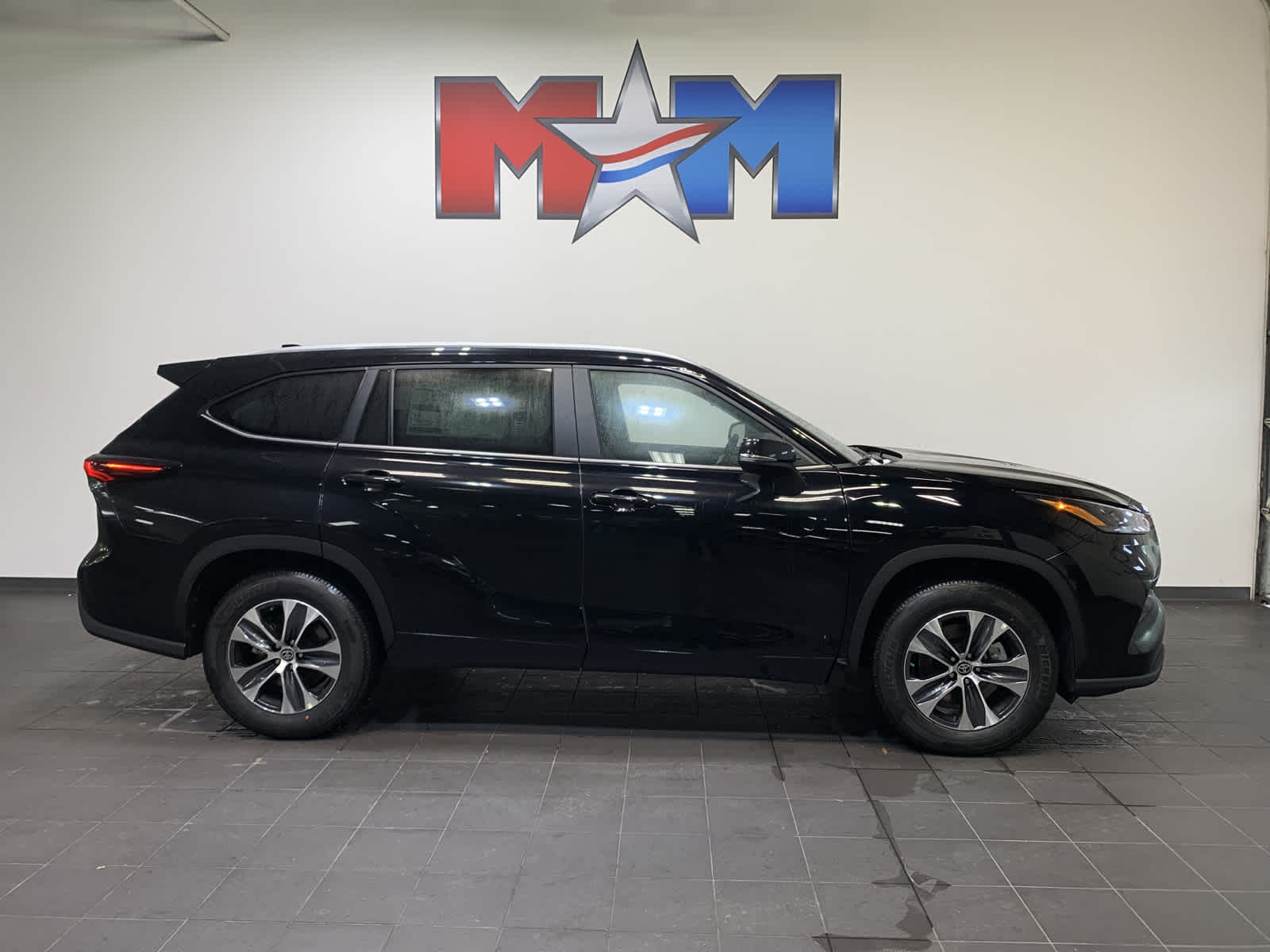 New Toyota Highlander for Sale Near Me (with Photos)
