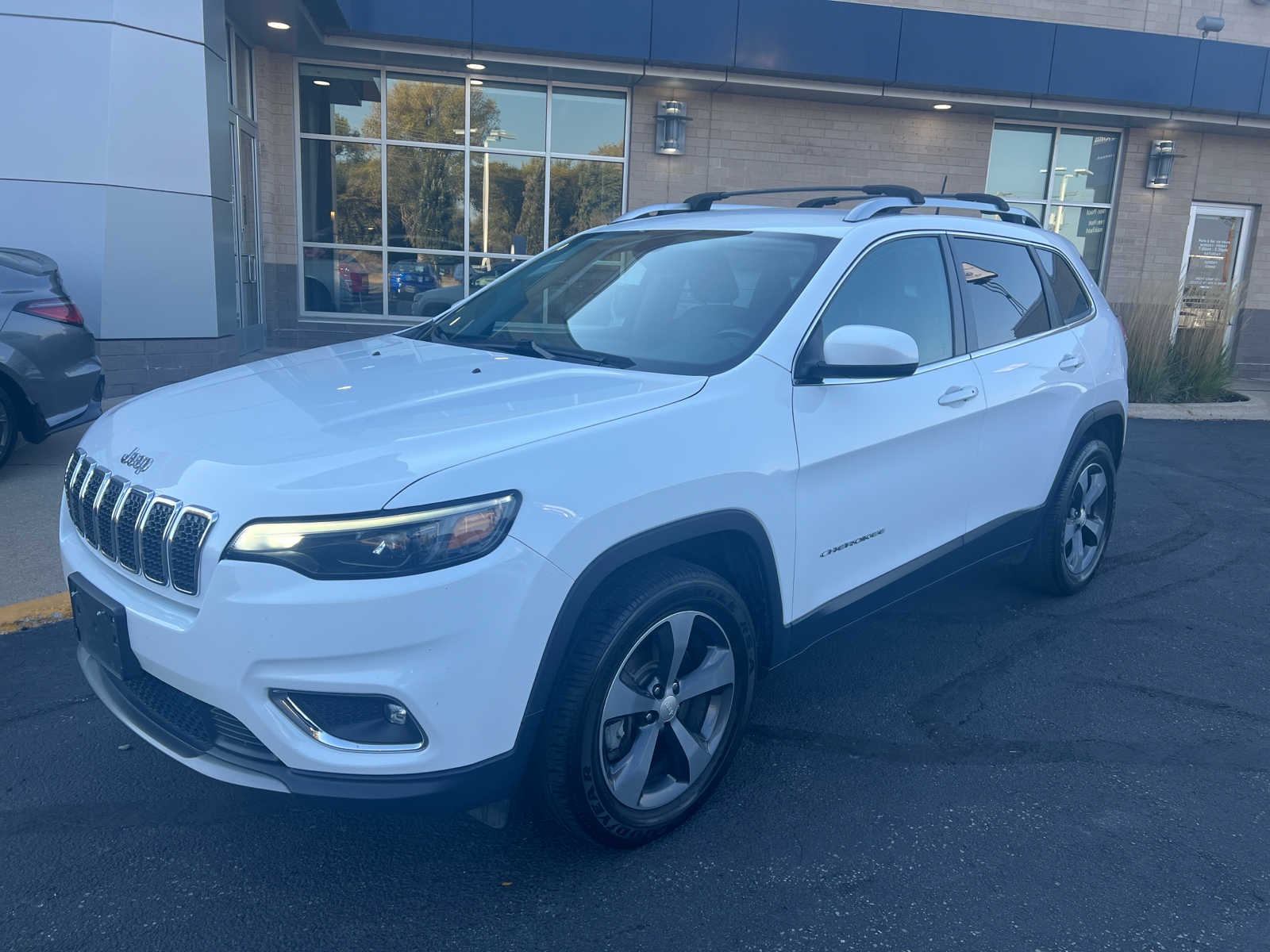 2019 Jeep Cherokee Limited 3