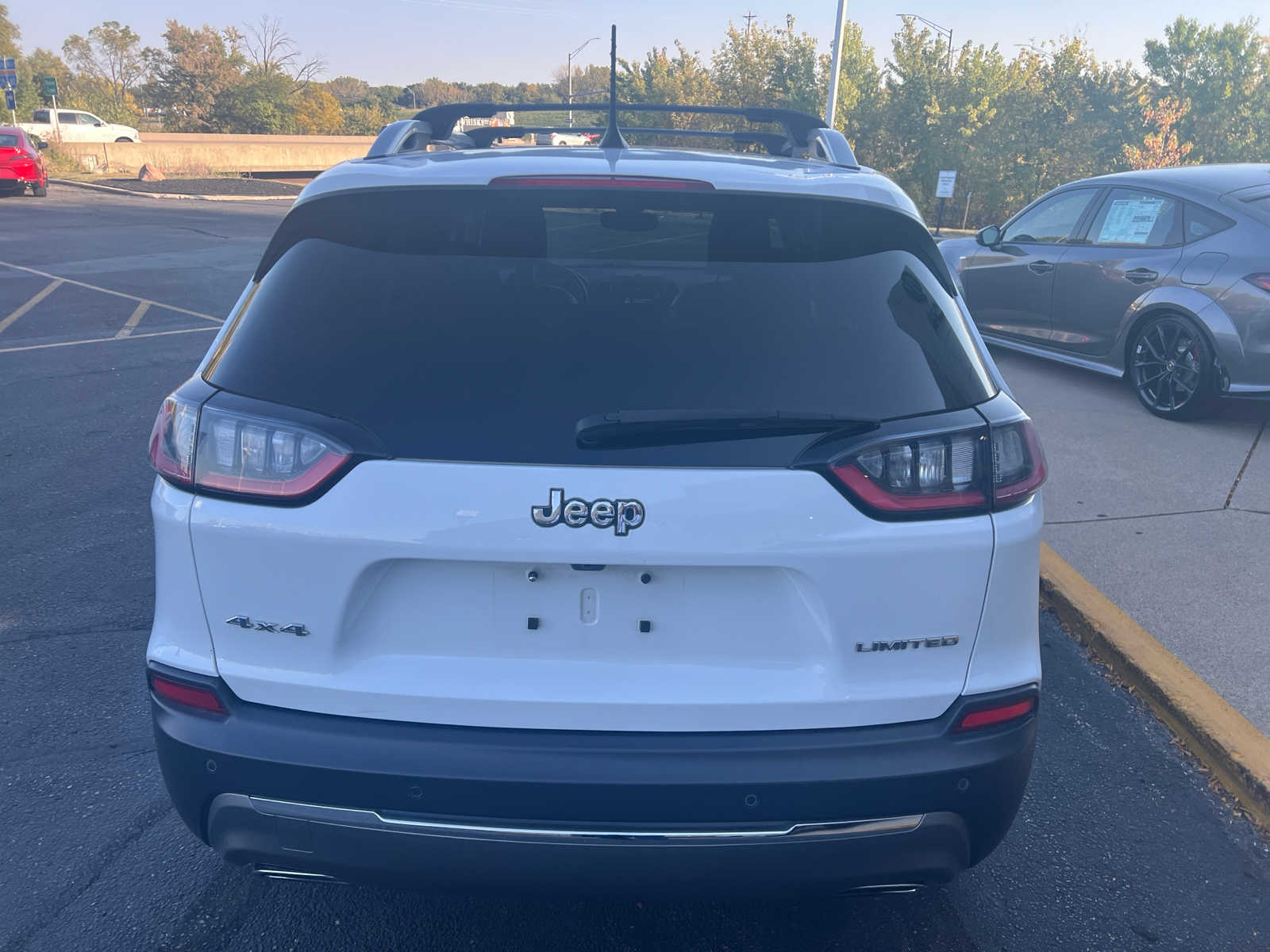 2019 Jeep Cherokee Limited 16