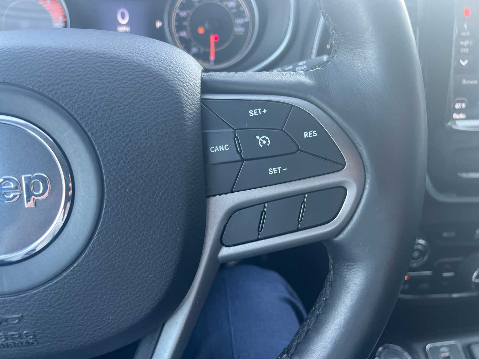 2019 Jeep Cherokee Limited 29