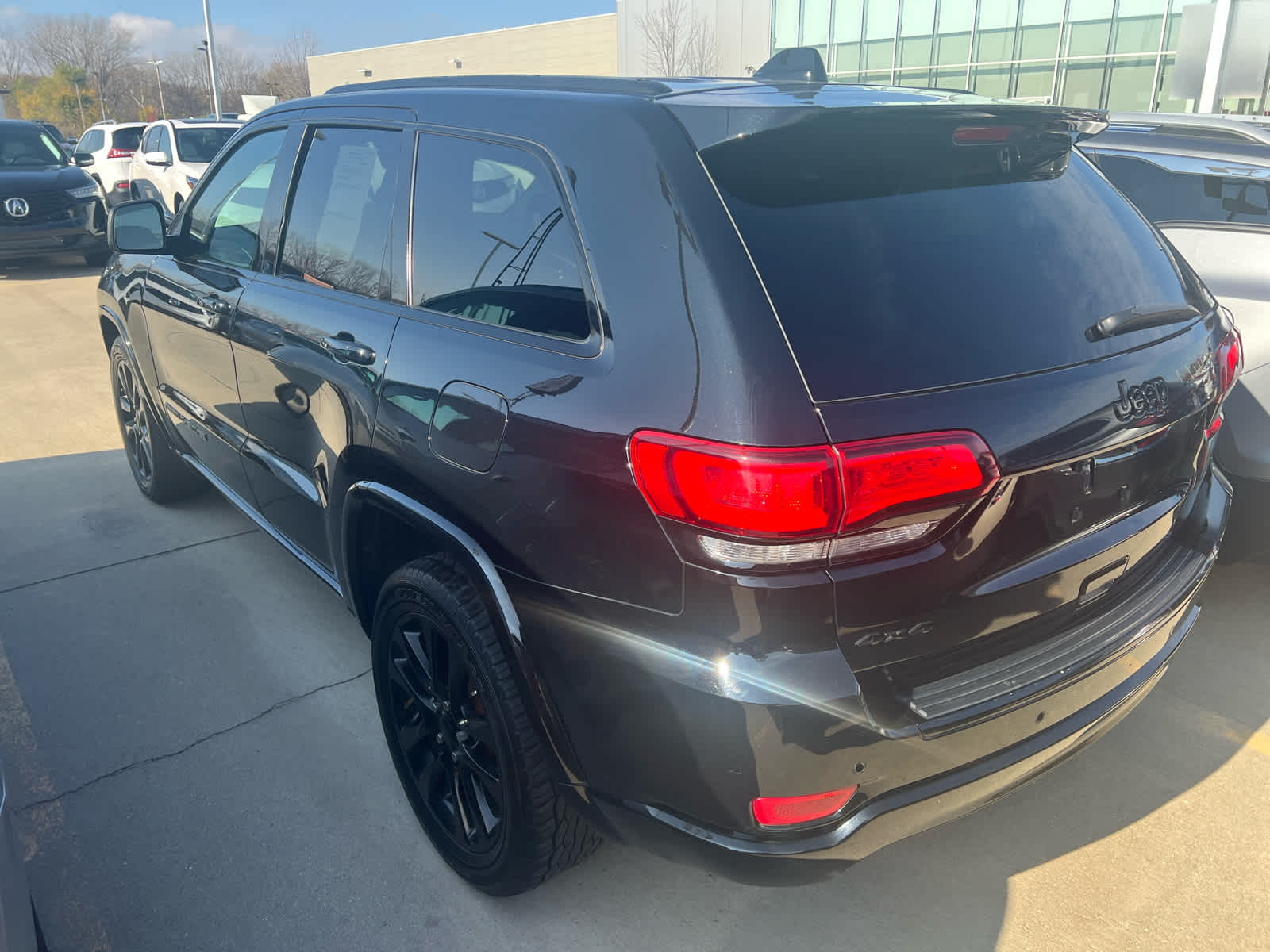 2018 Jeep Grand Cherokee Altitude 9