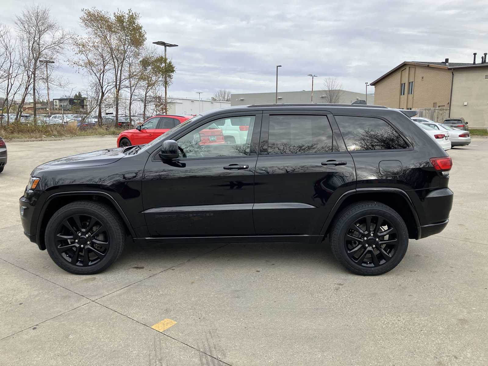 2018 Jeep Grand Cherokee Altitude 10