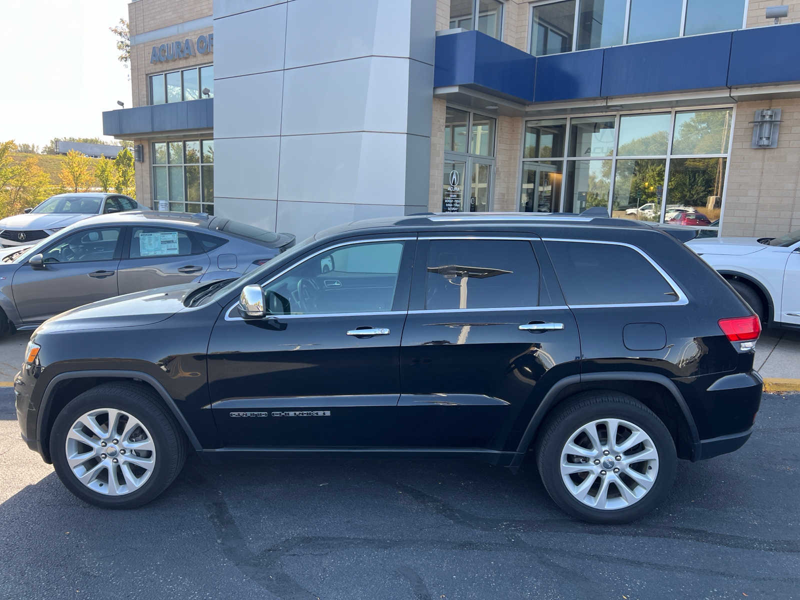 2017 Jeep Grand Cherokee Limited 3