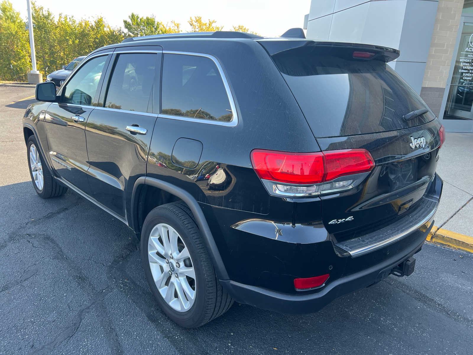 2017 Jeep Grand Cherokee Limited 23