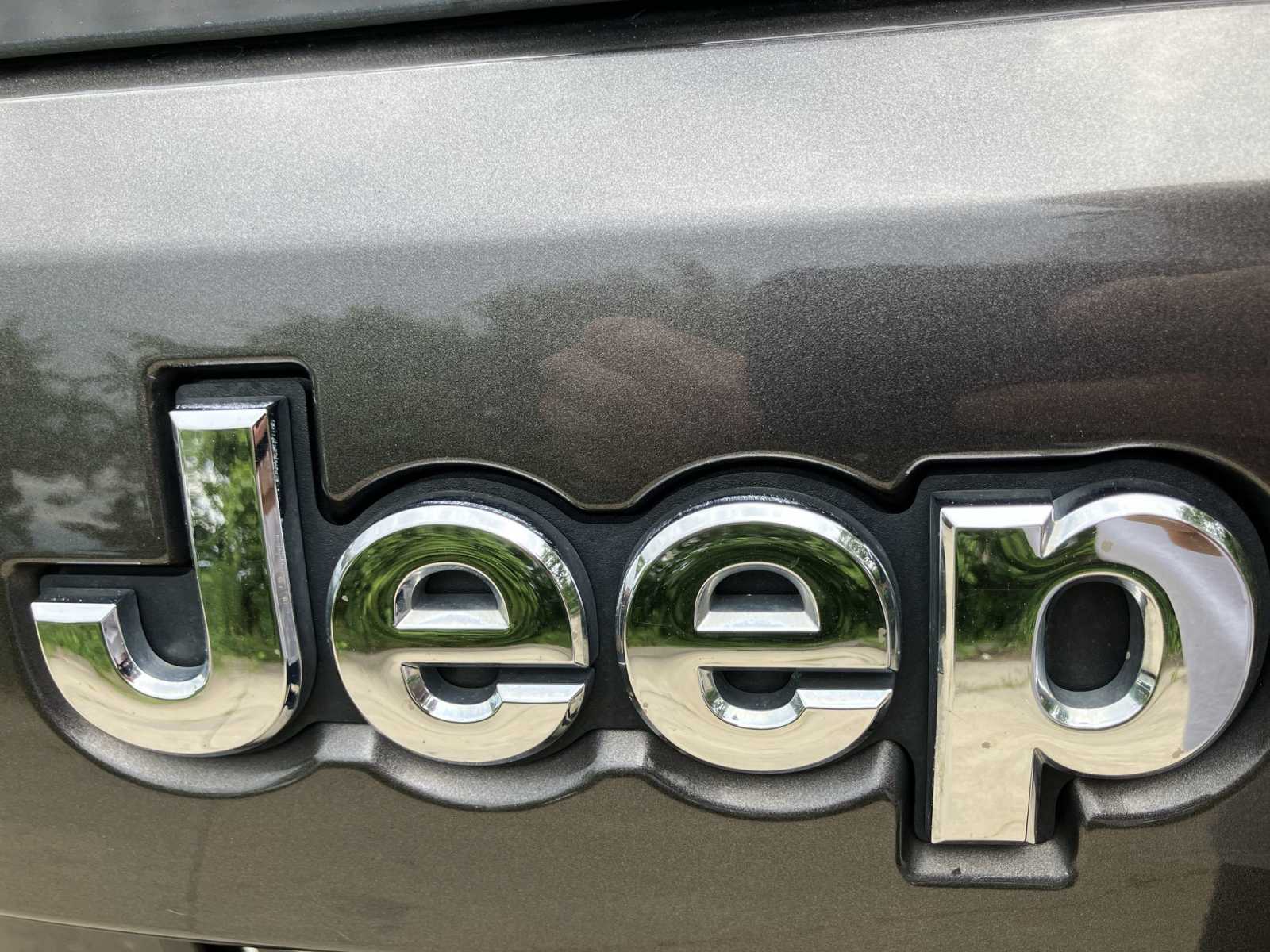 2019 Jeep Grand Cherokee Limited 11