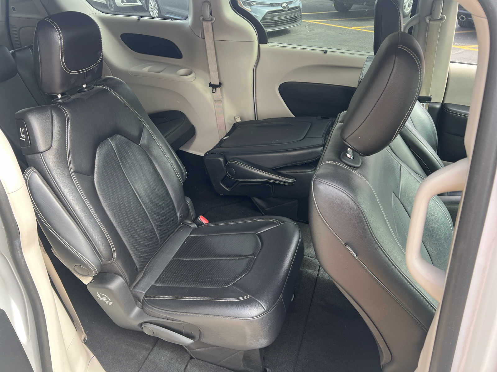 2022 Chrysler Pacifica Touring L 14