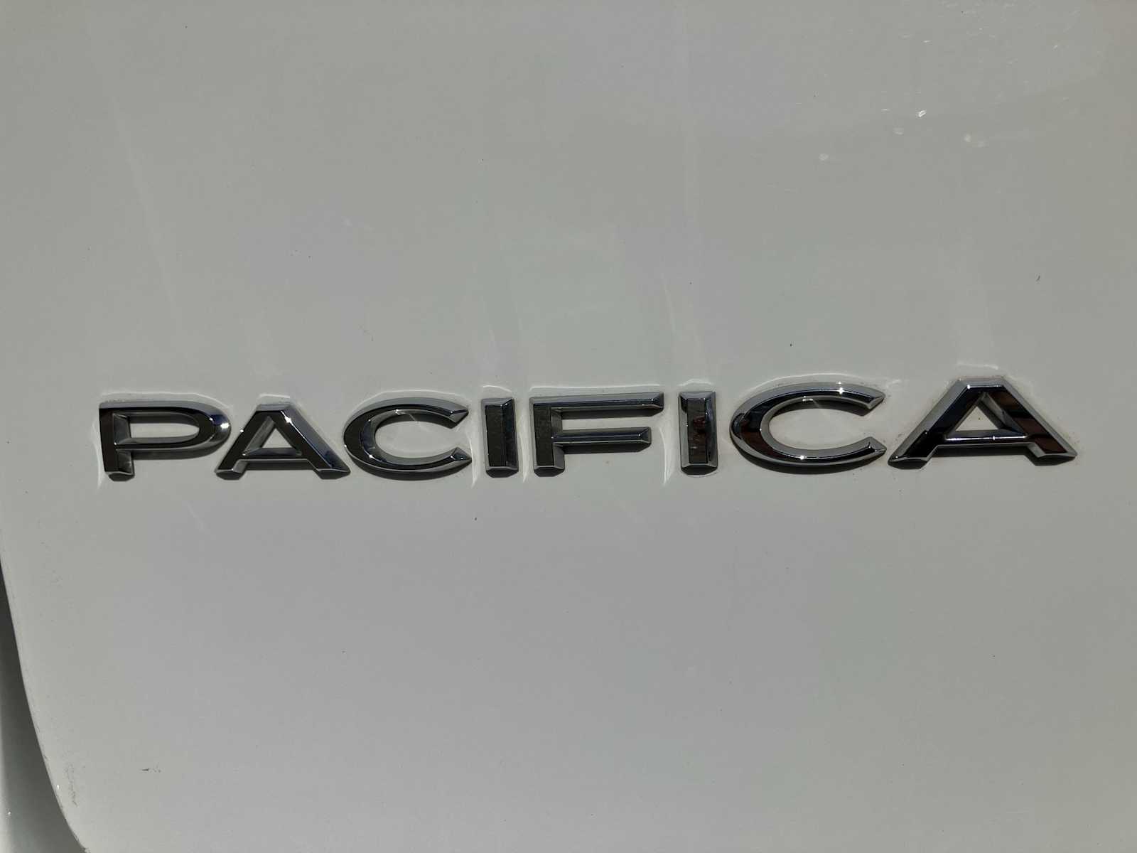 2022 Chrysler Pacifica Touring L 12