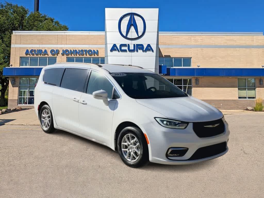 2022 Chrysler Pacifica Touring L 2