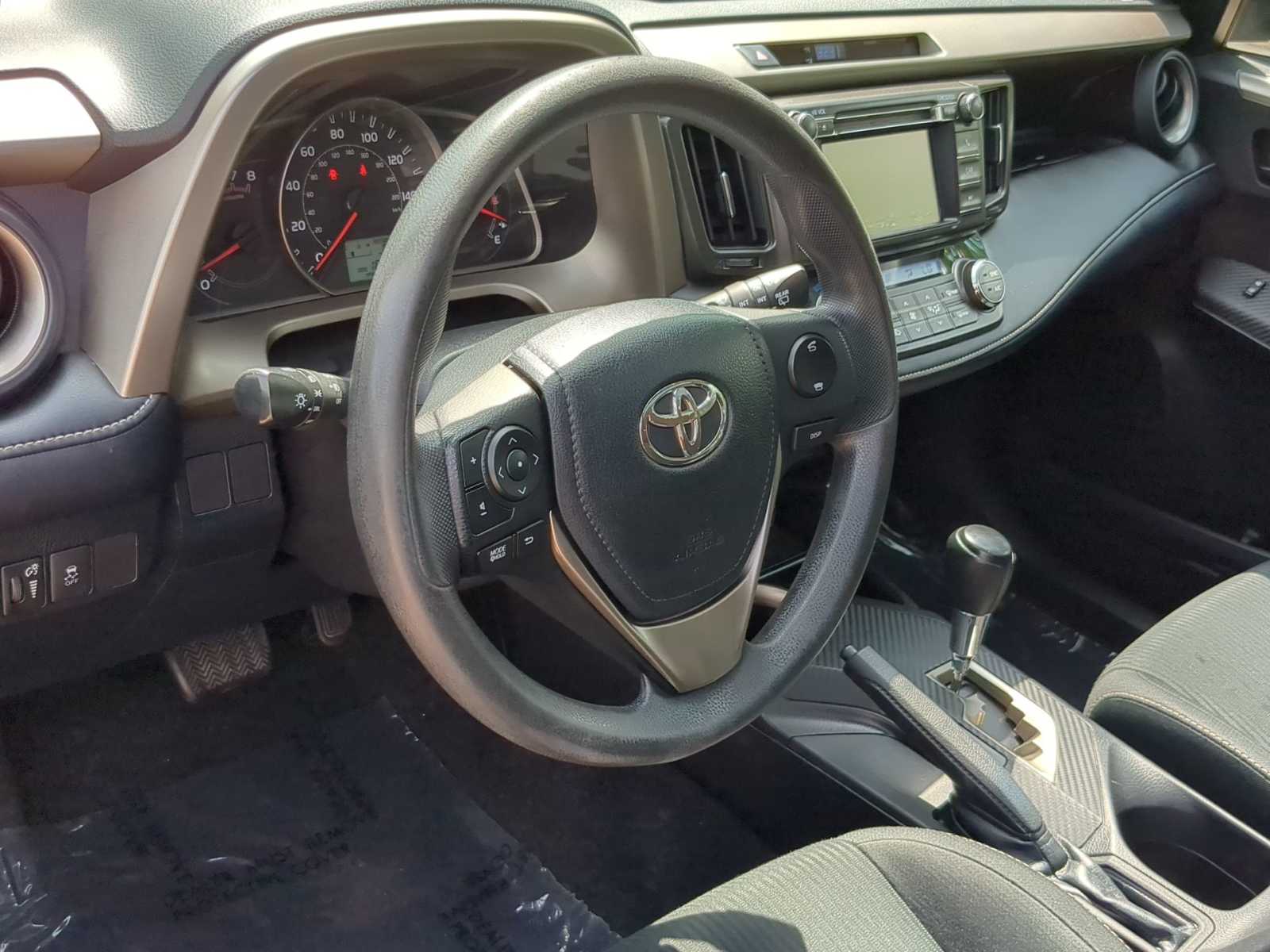 2013 Toyota RAV4 XLE 10