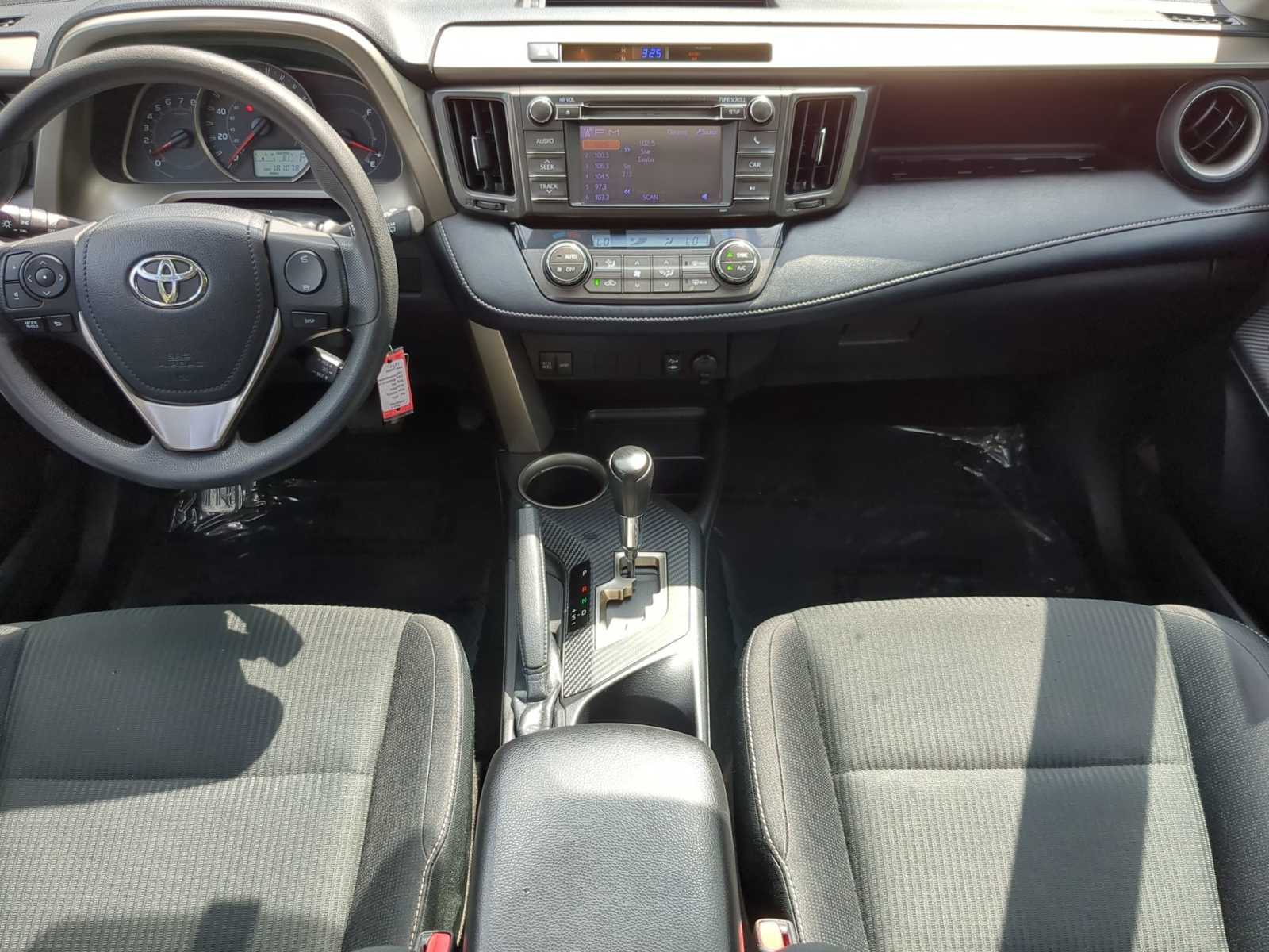 2013 Toyota RAV4 XLE 16