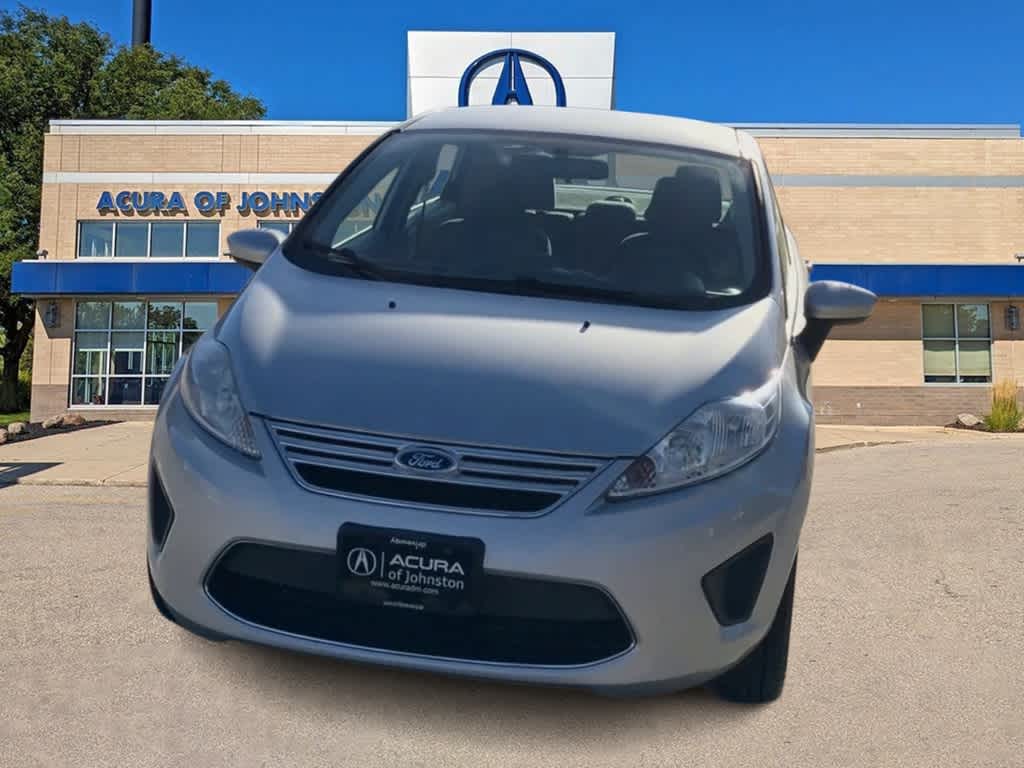 2011 Ford Fiesta SE 3